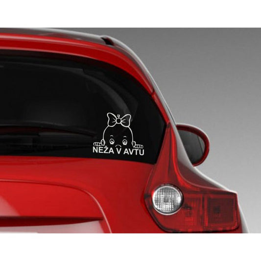 Nalepka Neža v avtu