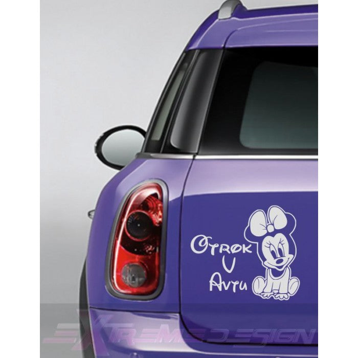 Nalepka Otrok v avtu